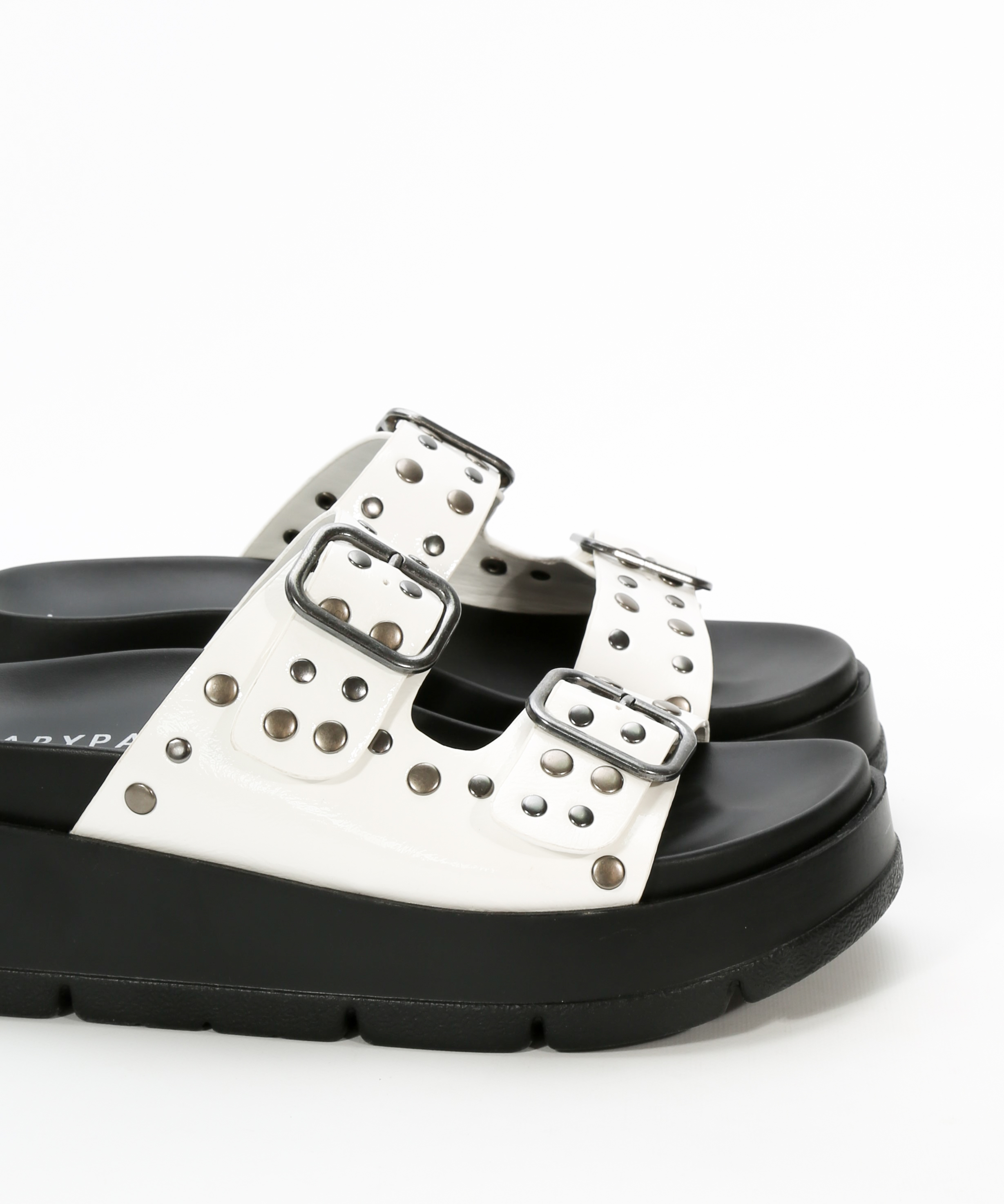 Sandalia plataforma tachas image number null